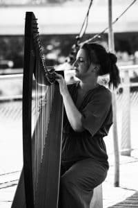 « NÓTT – Sieste musicale », un spectacle signé par la compagnie Les 3 Coups l’Œuvre au musée de la Nacre à Méru. Sortie familiale en hauts-de-france.